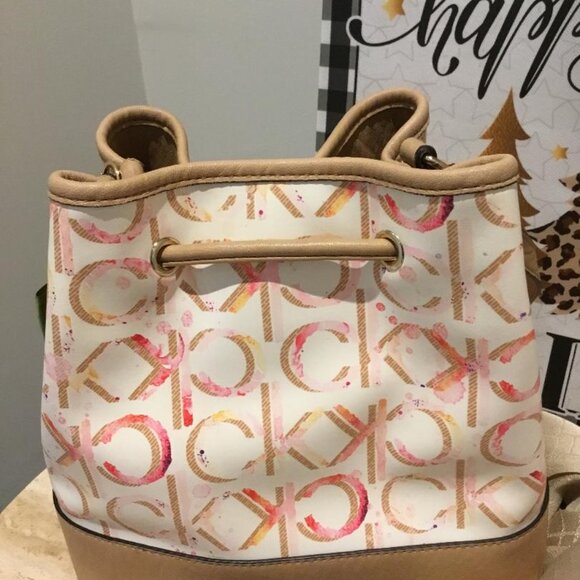 Holiday Gift Bundle Calvin Klein Hobo Bag & Scarf, Wallet, Belt Bag, Bracelet - Picture 4 of 7